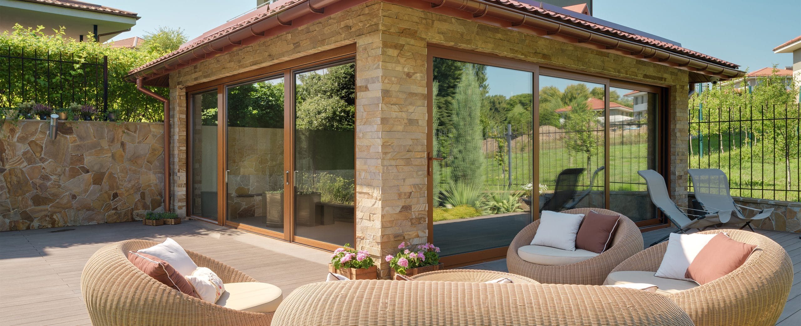 Formalux Double Glazing - Blog - 521516504 scaled